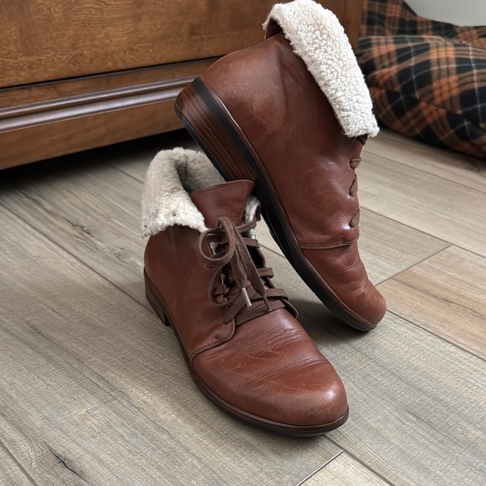 Naot Women's Brown Leather Ankle Boots with Cream Shearling Cuff
